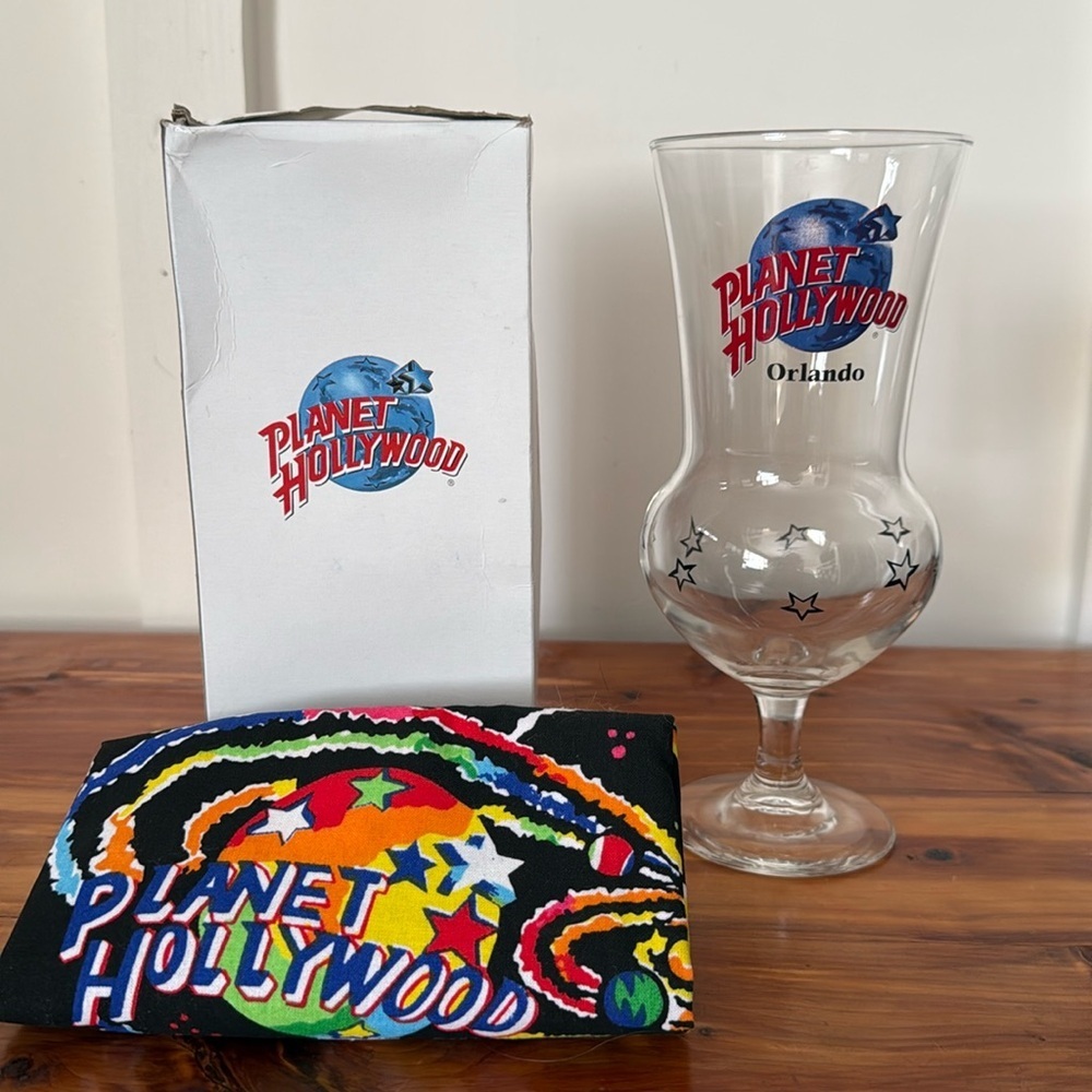NEW Planet Hollywood Orlando Hurricane Stars Glass w/ Colorful Tea Towel